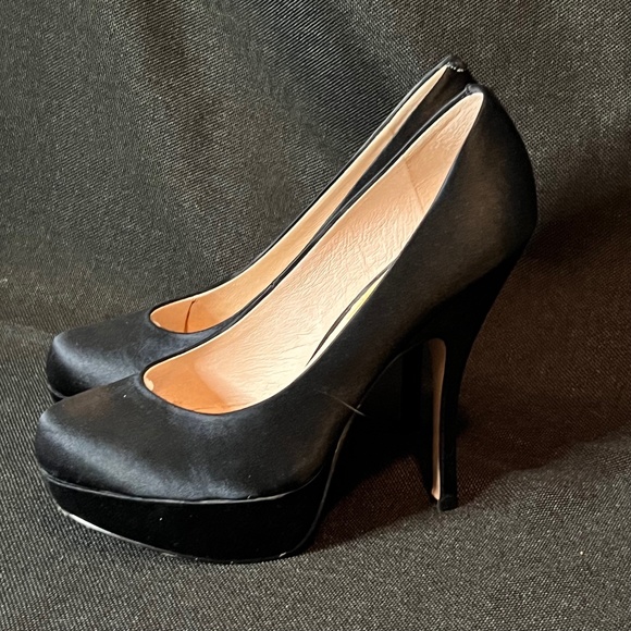 Steve Madden PARTYY Black Satin Platform Heels Size 8 - Picture 1 of 6